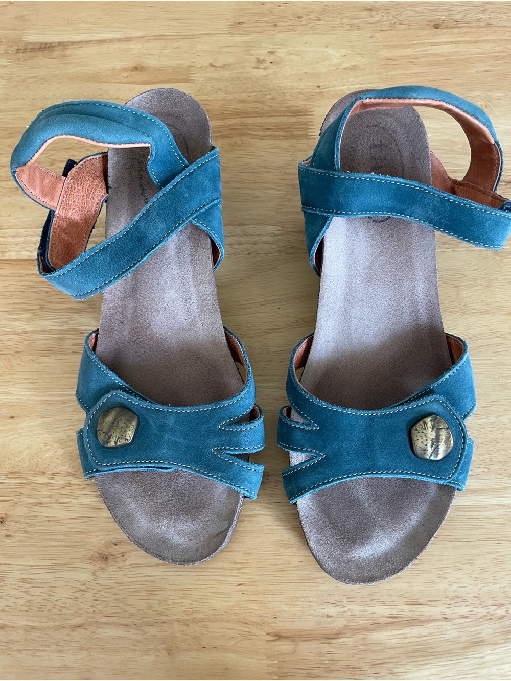 Taos Footwear Teal Suede Cross-Strap Sandals with Brass Button